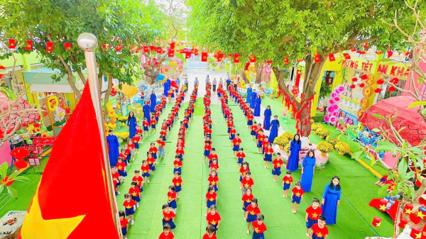 TRƯỜNG MN SAO BIỂN TỔ CHỨC CHÀO CỜ KỶ NIỆM 96 NĂM NGÀY THÀNH LẬP ĐẢNG CỘNG SẢN VIỆT NAM