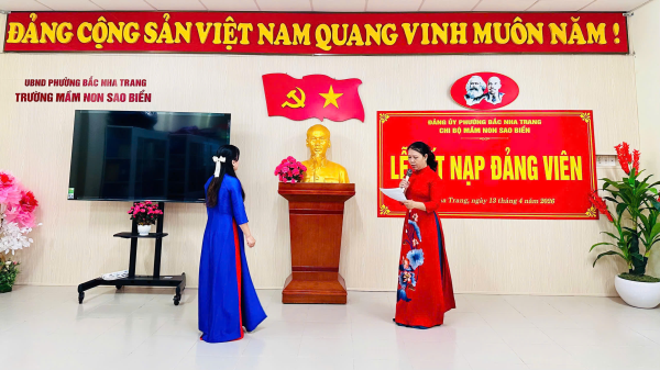 CHI BỘ MẦM NON SAO BIỂN TỔ CHỨC LỄ KẾT NẠP ĐẢNG VIÊN MỚI