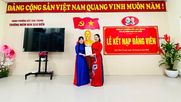 CHI BỘ MẦM NON SAO BIỂN TỔ CHỨC LỄ KẾT NẠP ĐẢNG VIÊN MỚI